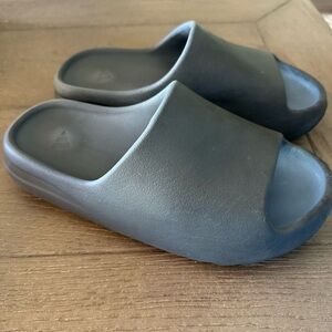 Yeezy Slides Slate gray